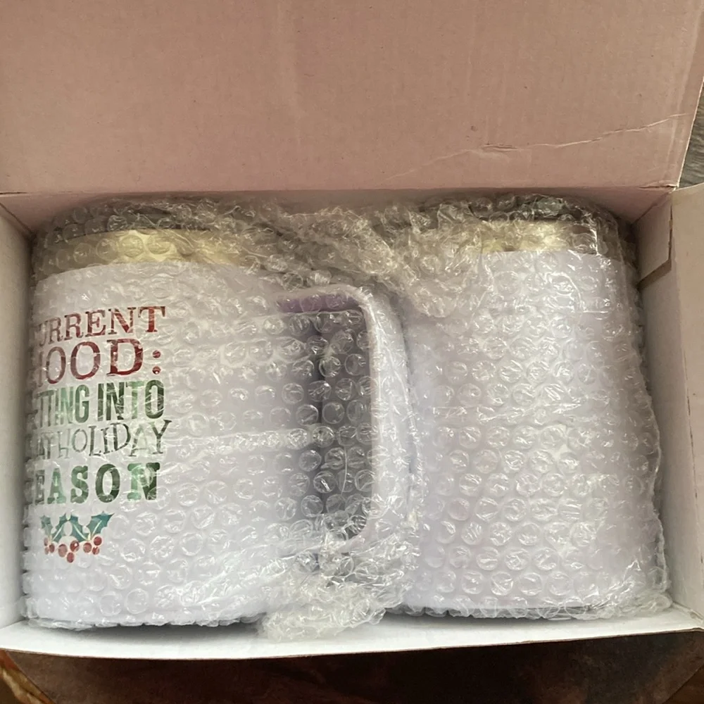Set of white Christmas insulated mugs with lid set new